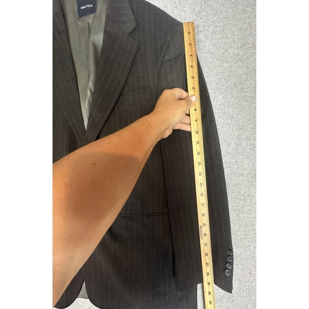 Nautica Blazer Mens 40R Charcoal Gray Pinstripe Wool Two Button Center‎ Vent
